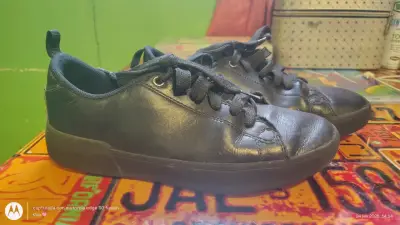 Zapatillas negras marca boulevard n34 y n32 - miniatura 1