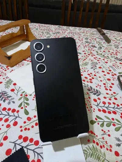Samsung Galaxy S23 con caja - miniatura 2