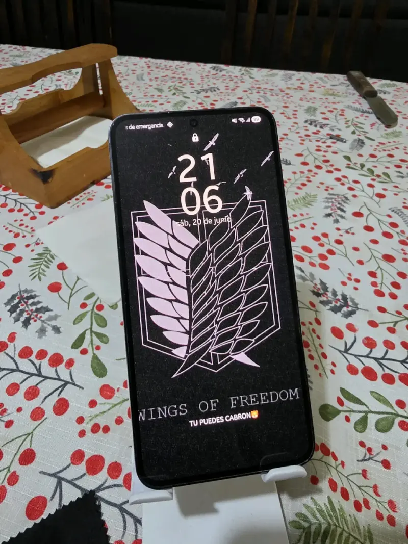 Samsung Galaxy S23 con caja - 3
