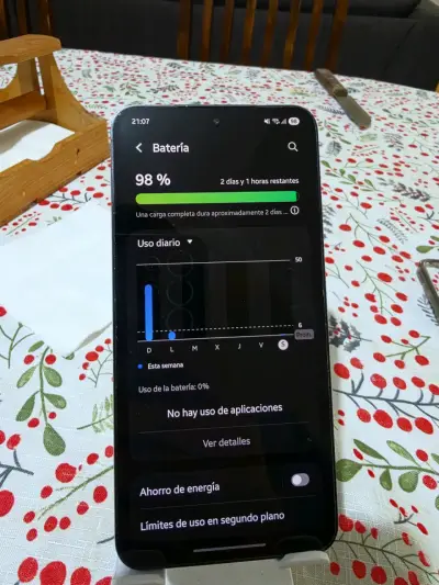 Samsung Galaxy S23 con caja - miniatura 6
