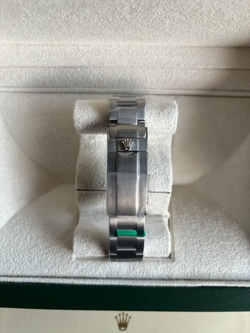 Reloj de lujo con bisel verde - 4