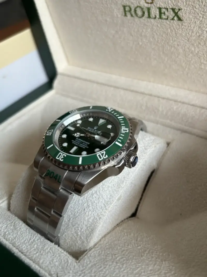 Reloj de lujo con bisel verde - 5
