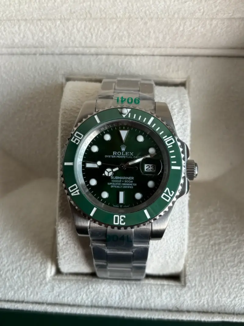 Reloj de lujo con bisel verde - 6