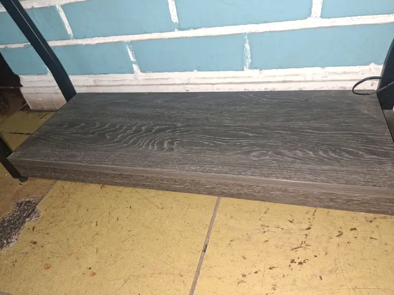 Mesa Arrimo o rack, con parlantes integrados - 3