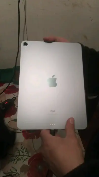 iPad Apple modelo A2316 - miniatura 3