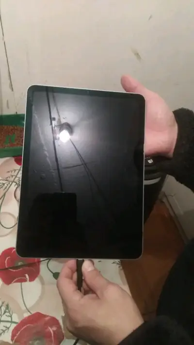 iPad Apple modelo A2316 - miniatura 4
