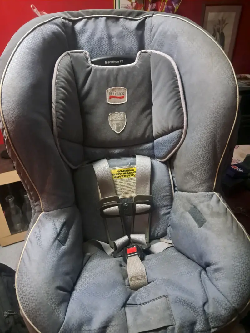 Silla de auto infantil gris - 4