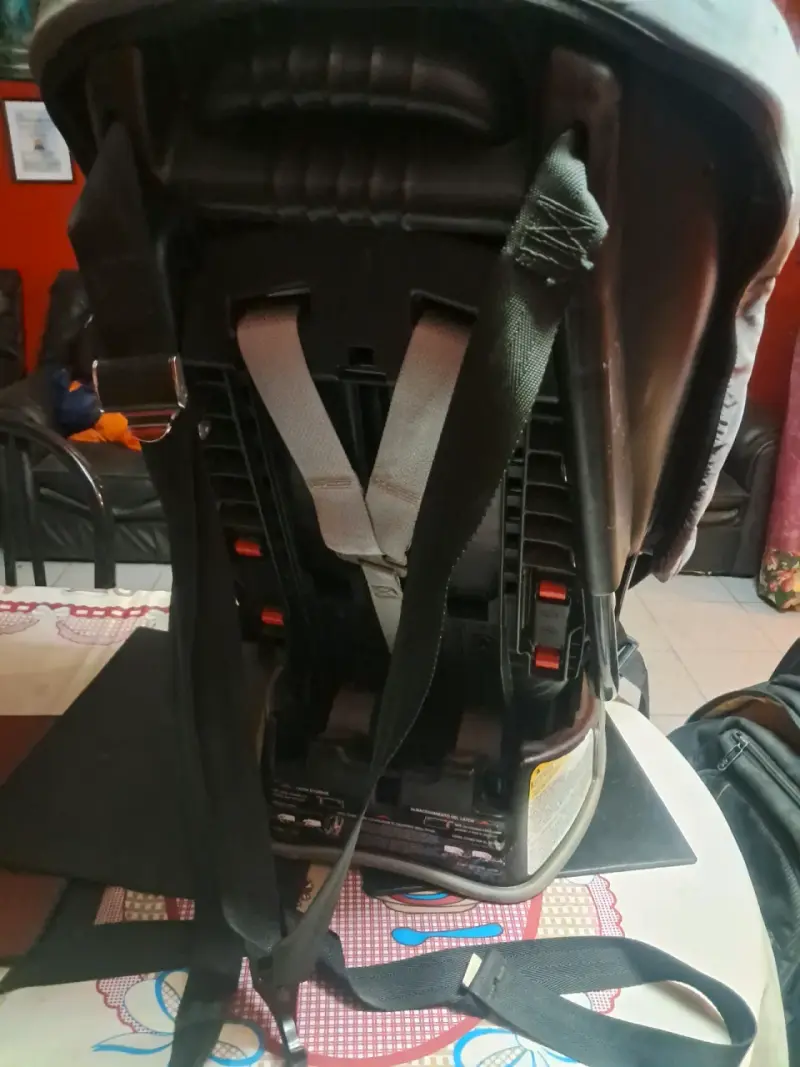 Silla de auto infantil gris - 6