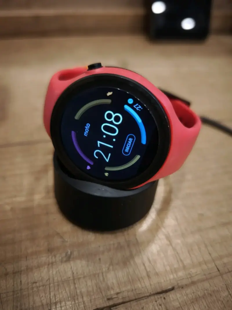 Smartwatch deportivo Motorola - 1
