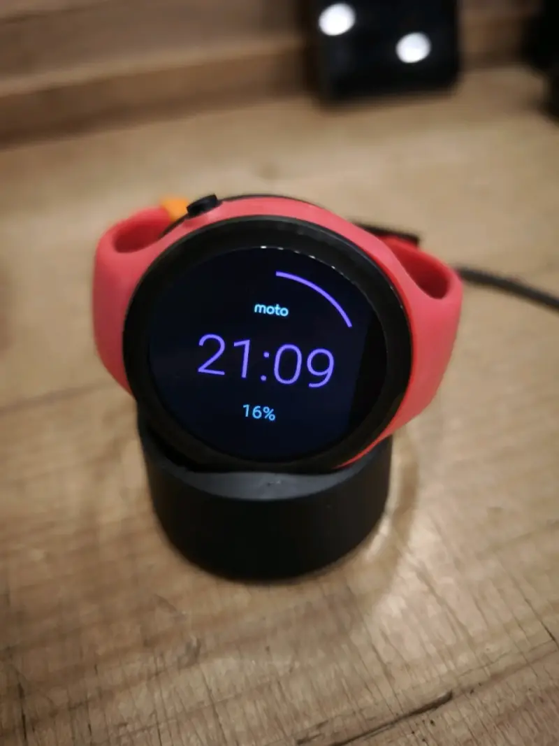 Smartwatch deportivo Motorola - 3