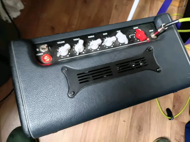 Amplificador Laney CUB Super10 - 4