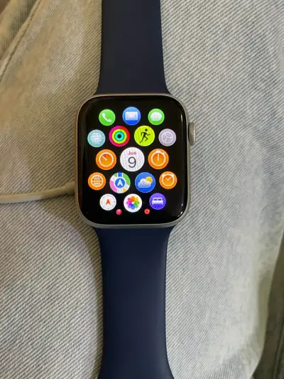 Apple Watch con correa azul - miniatura 4