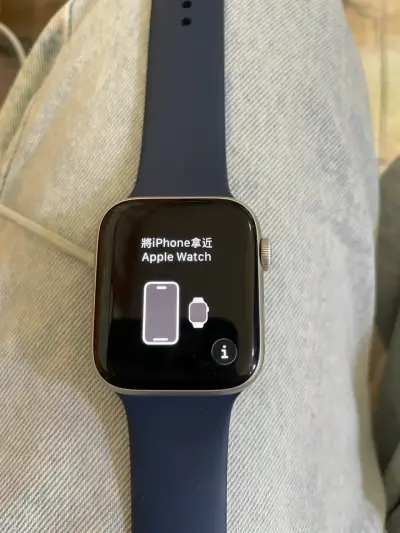 Apple Watch con correa azul - miniatura 6