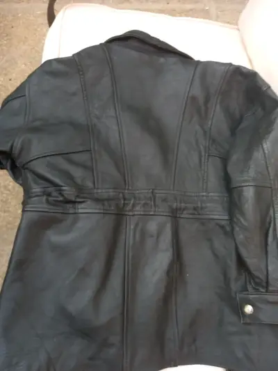 Chaqueta de cuero negra talla 6 años - miniatura 3