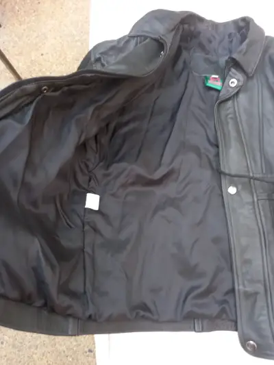 Chaqueta de cuero negra talla 6 años - miniatura 5