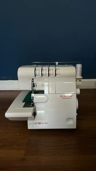 Máquina Overlock Singer4 hilos - miniatura 1