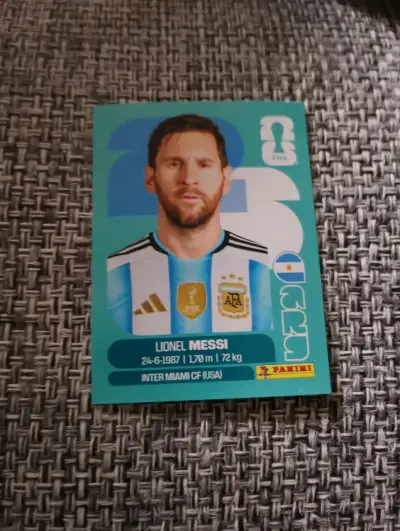 Lámina Panini Lionel Messi y Jeremy doku extra - miniatura 1