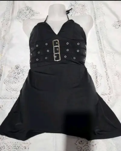 Vestido nuevo negro con hebillas - miniatura 2