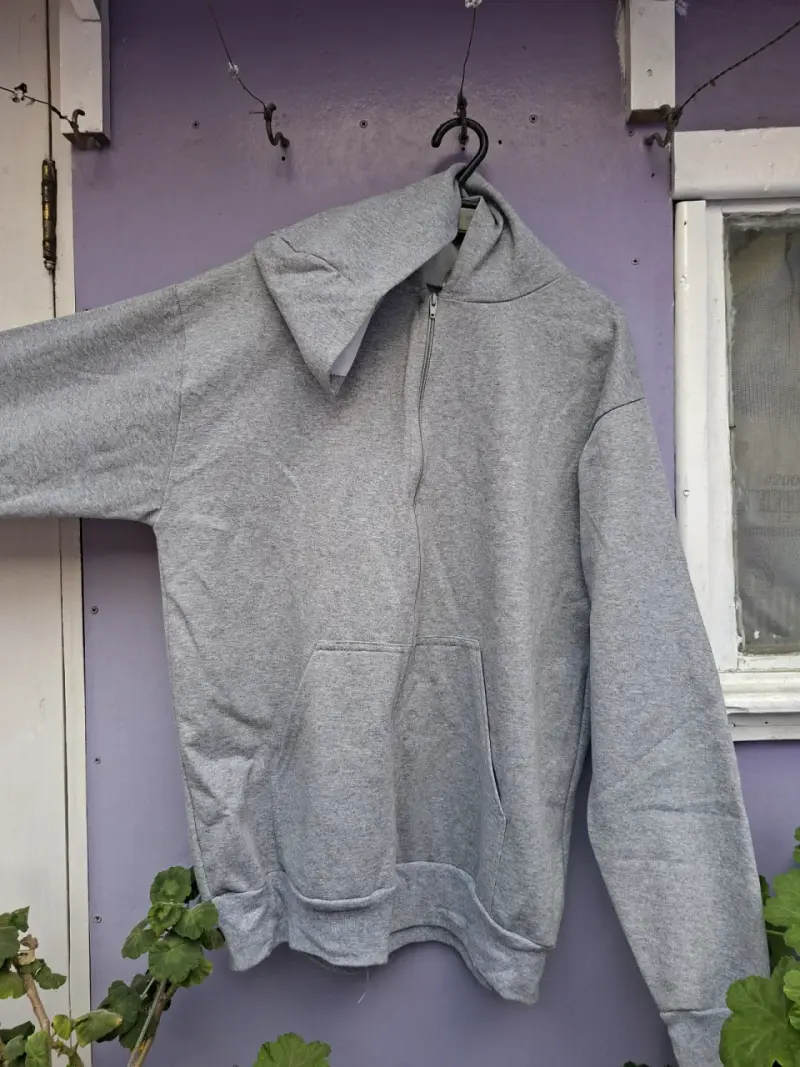 Polerón gris con cierre - 1
