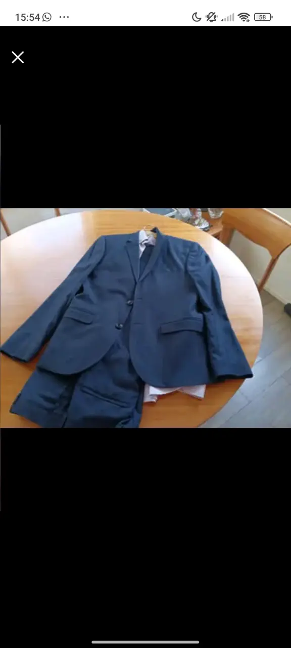 Traje azul elegante