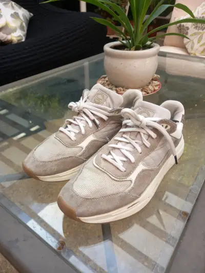Zapatillas Ferouch, color beige usadas N°39 - miniatura 2