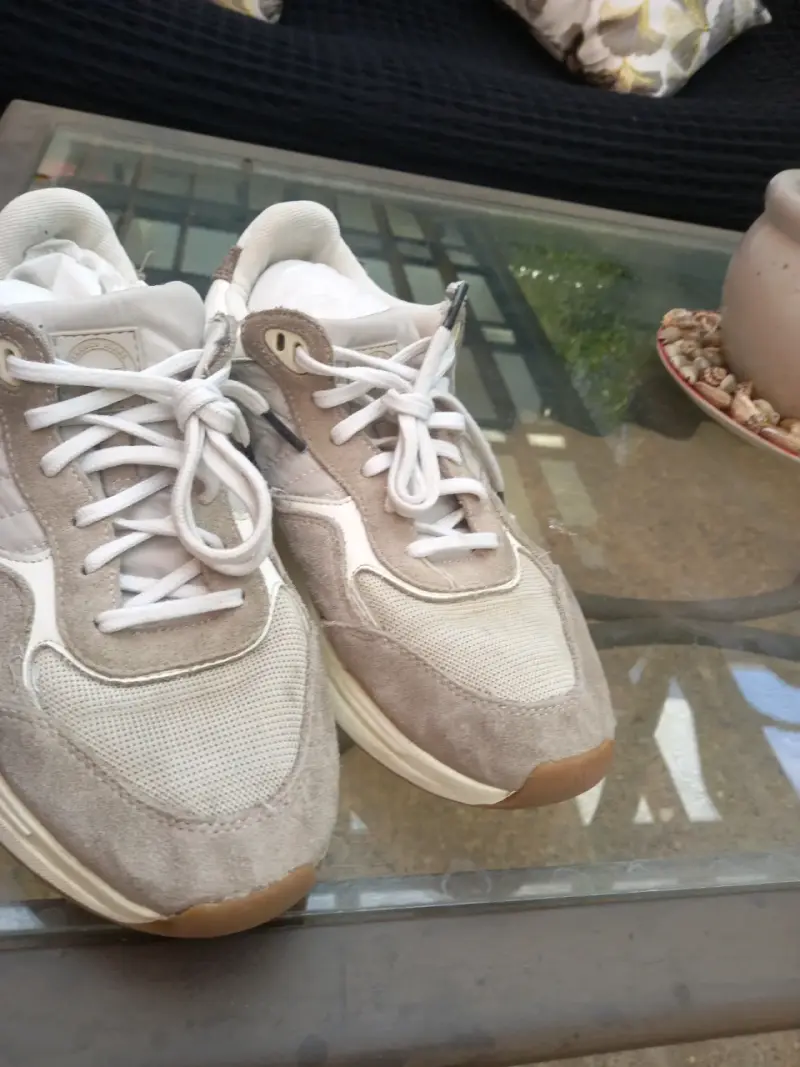 Zapatillas Ferouch, color beige usadas N°39 - 4