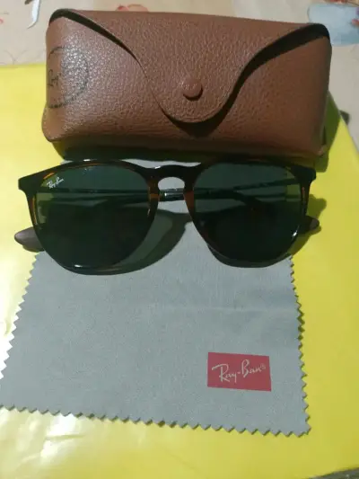 Lentes de sol Ray-Ban con estuche - miniatura 1