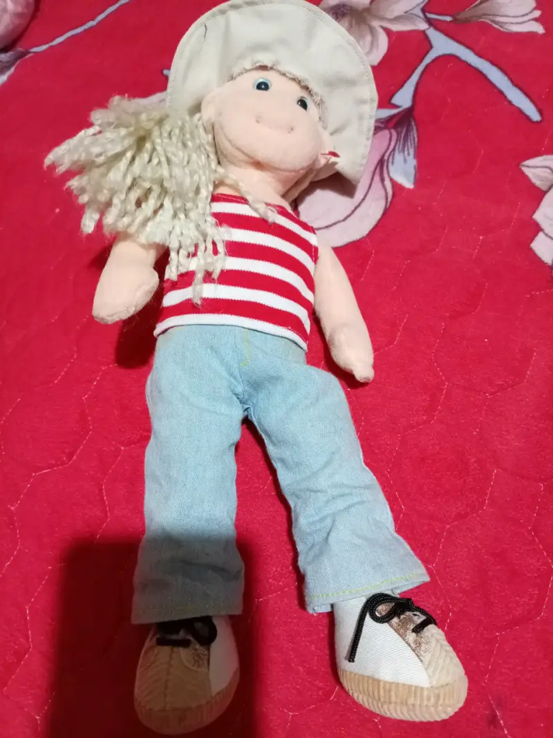 Muñeco de tela con sombrero - 2