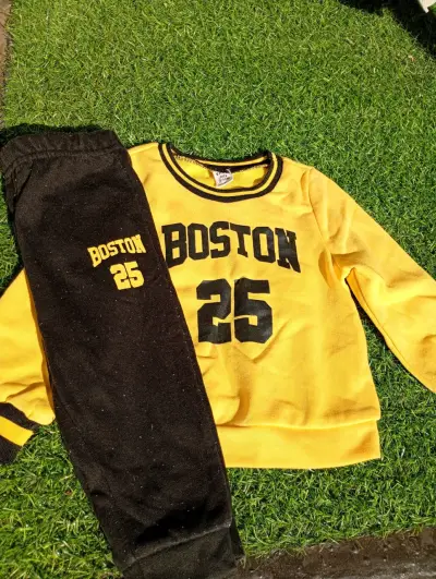 Conjunto deportivo Boston amarillo - miniatura 1