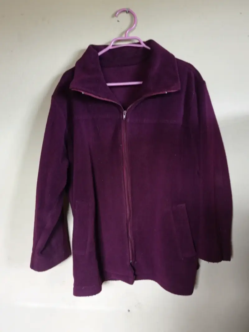 Chaqueta de polar morada - 1