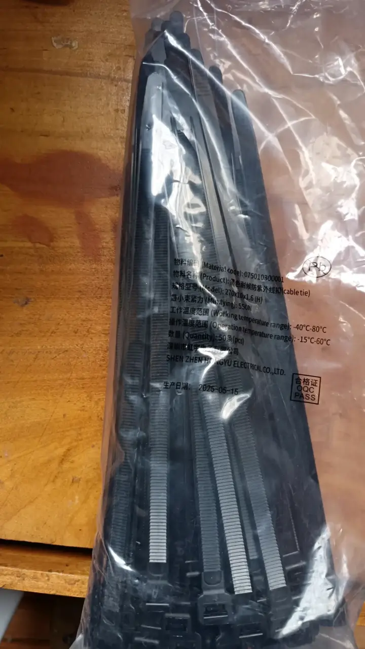 Amarras plásticas UV negras - 2