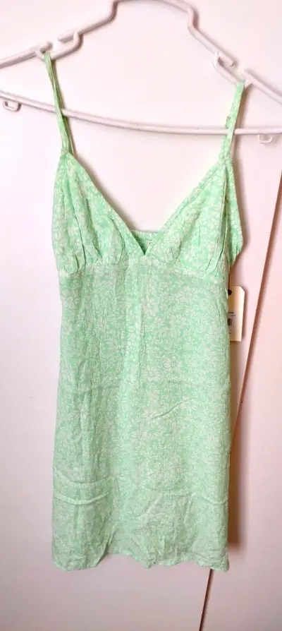 Vestido verde con estampado floral billabong - miniatura 1