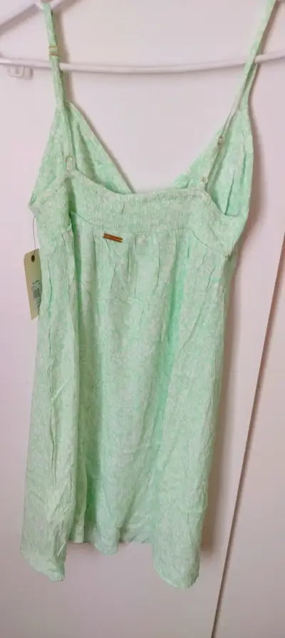 Vestido verde con estampado floral billabong - miniatura 2