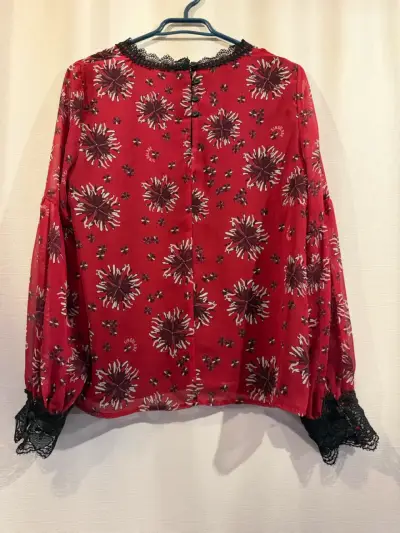 Blusa burdeo con encaje Singolare - miniatura 4