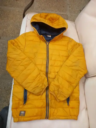 Chaqueta Ficcus, mostaza con capucha talla 12 años - miniatura 3