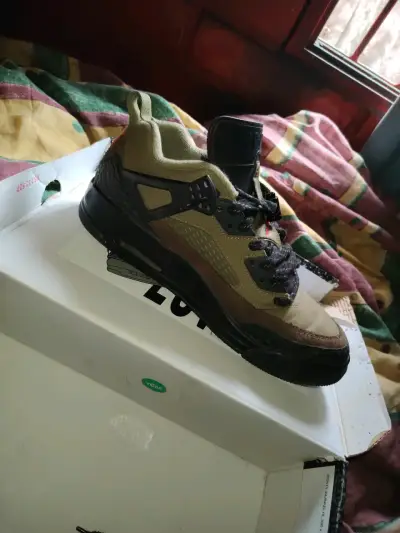 Zapatillas deportivas marrones y negras - miniatura 2