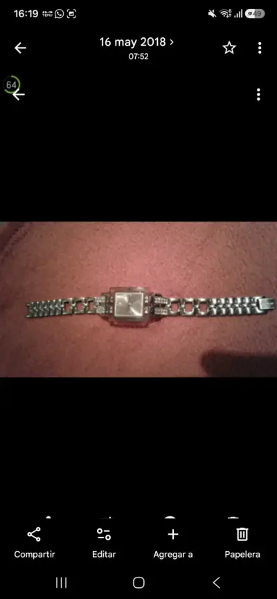 Reloj de pulsera metálico - miniatura 2
