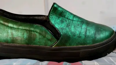Zapatillas slip-on verdes metálicas - miniatura 1