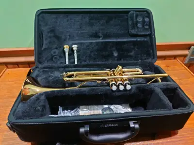 Trompeta Yamaha tr4335GII - miniatura 1