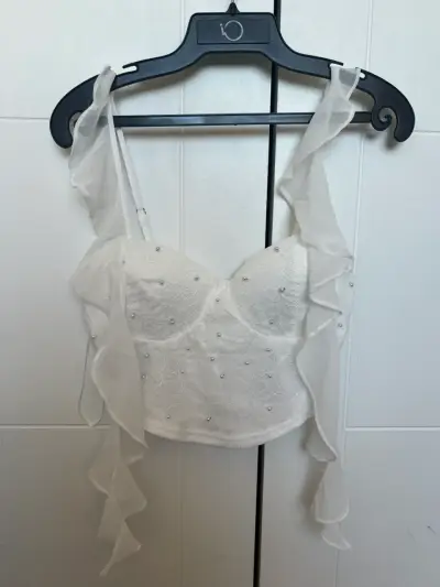 Top blanco encaje con perlas - miniatura 1