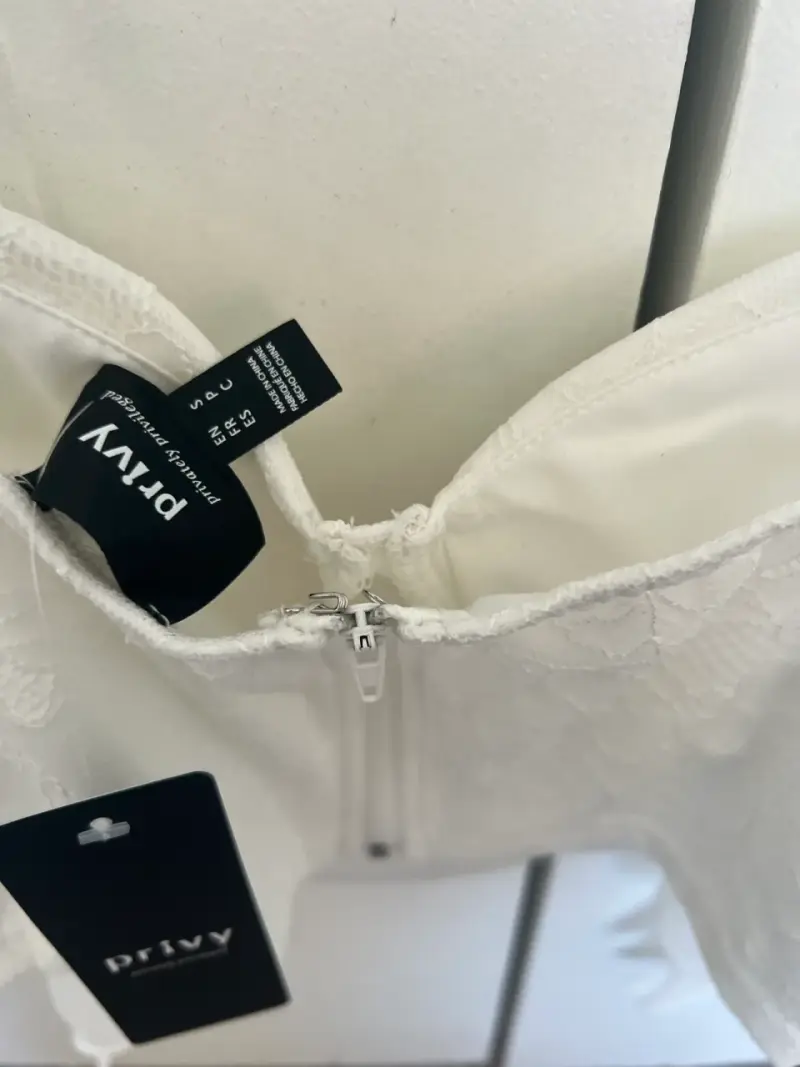 Top blanco encaje con perlas - 5