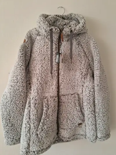 Polerón peludo gris con gorro - miniatura 2