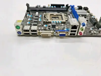 PLACA MADRE H61M-P31 NO FUNCIONA PARA RESPUESTO - miniatura 1