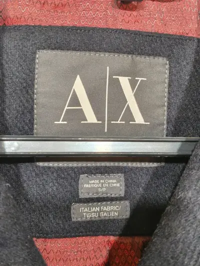 Abrigo negro elegante Armani Exchage Impecable - miniatura 2
