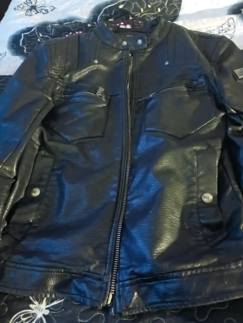 Chaqueta de cuero negra - 1