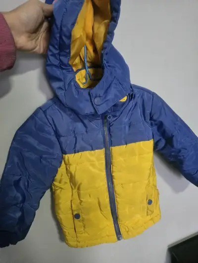 Chaqueta infantil azul y amarilla - miniatura 1