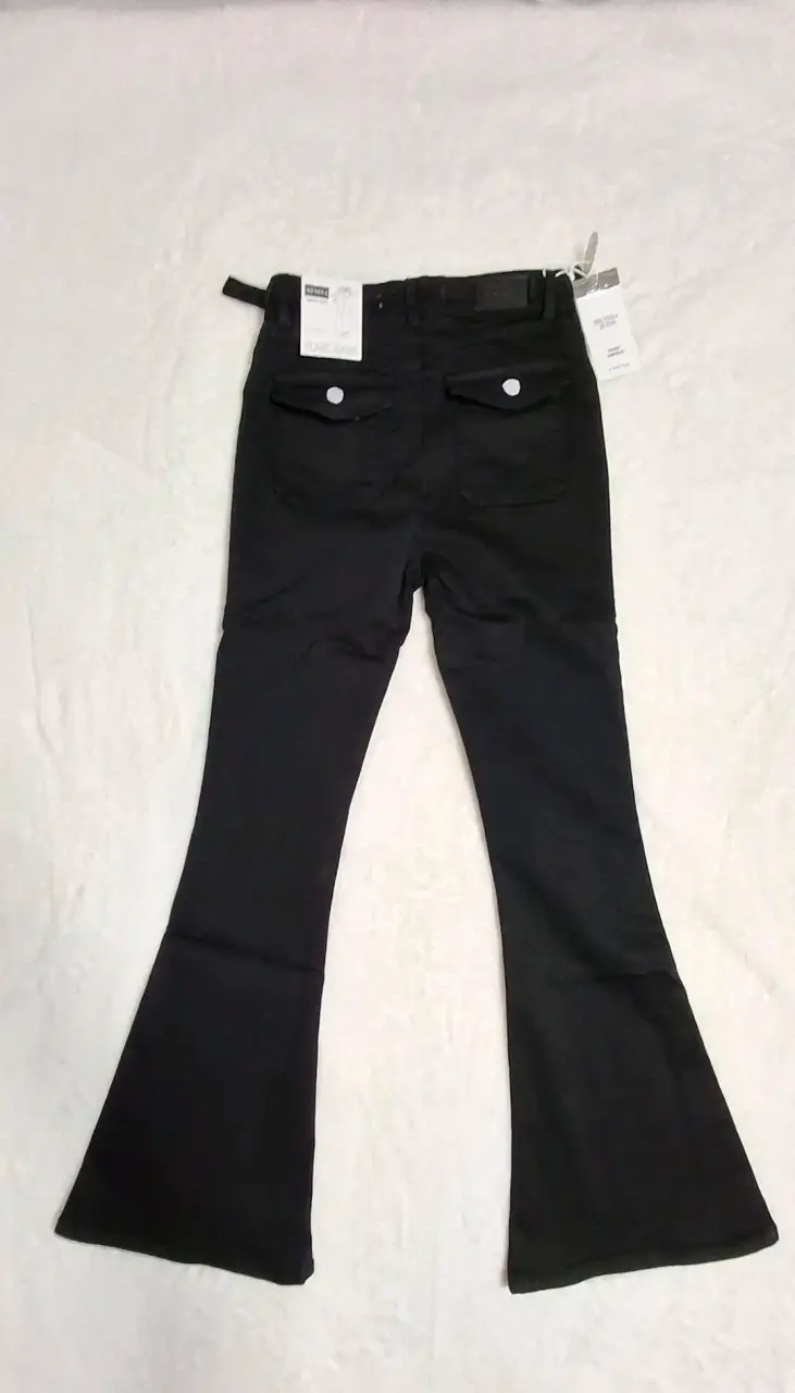 Pantalones acampanados negros - 2