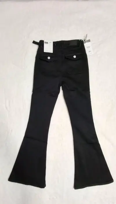 Pantalones acampanados negros - miniatura 2
