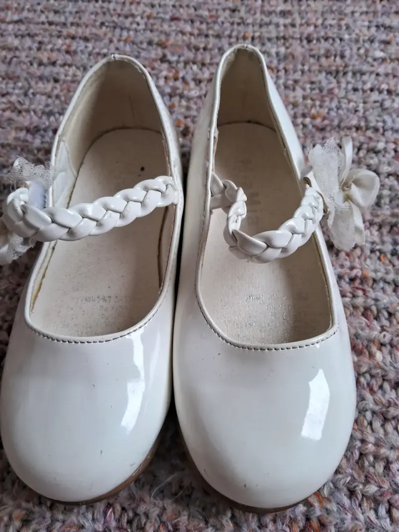 Zapatos blancos de niña con lazo - 3