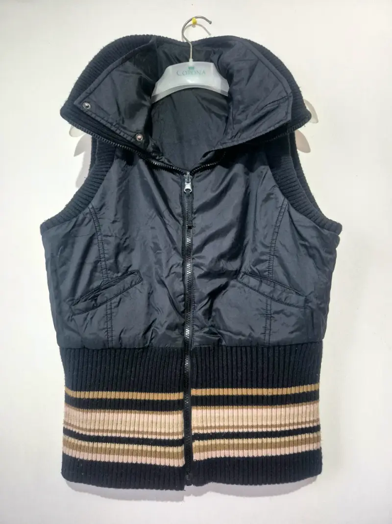 Chaqueta Negra Reversible sin mangas - 2